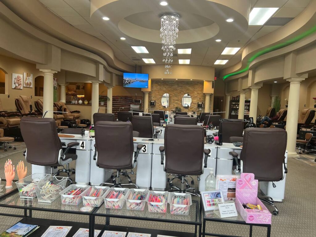 nail salon 53066